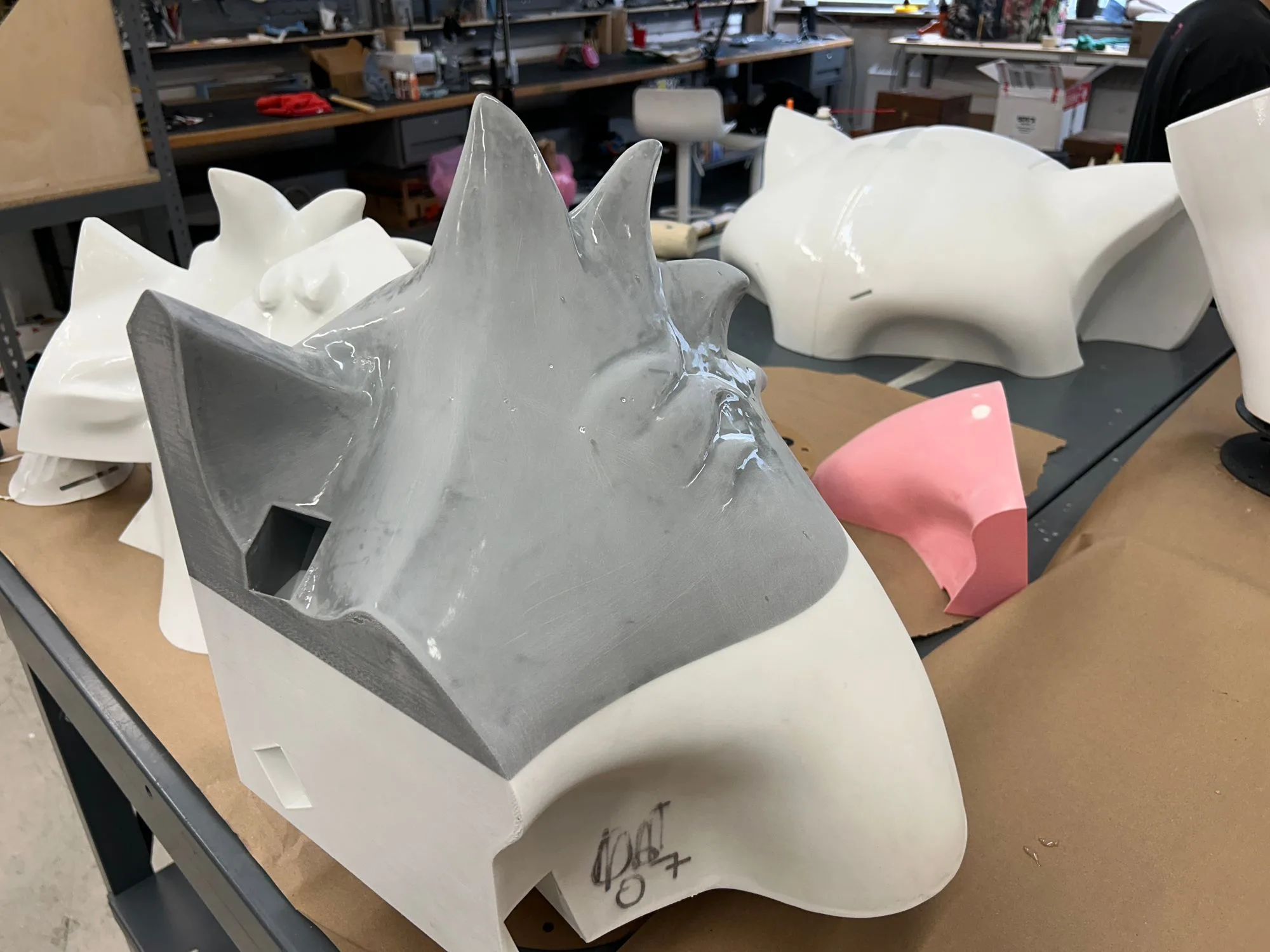 Internal structure and keying of the modular tail section