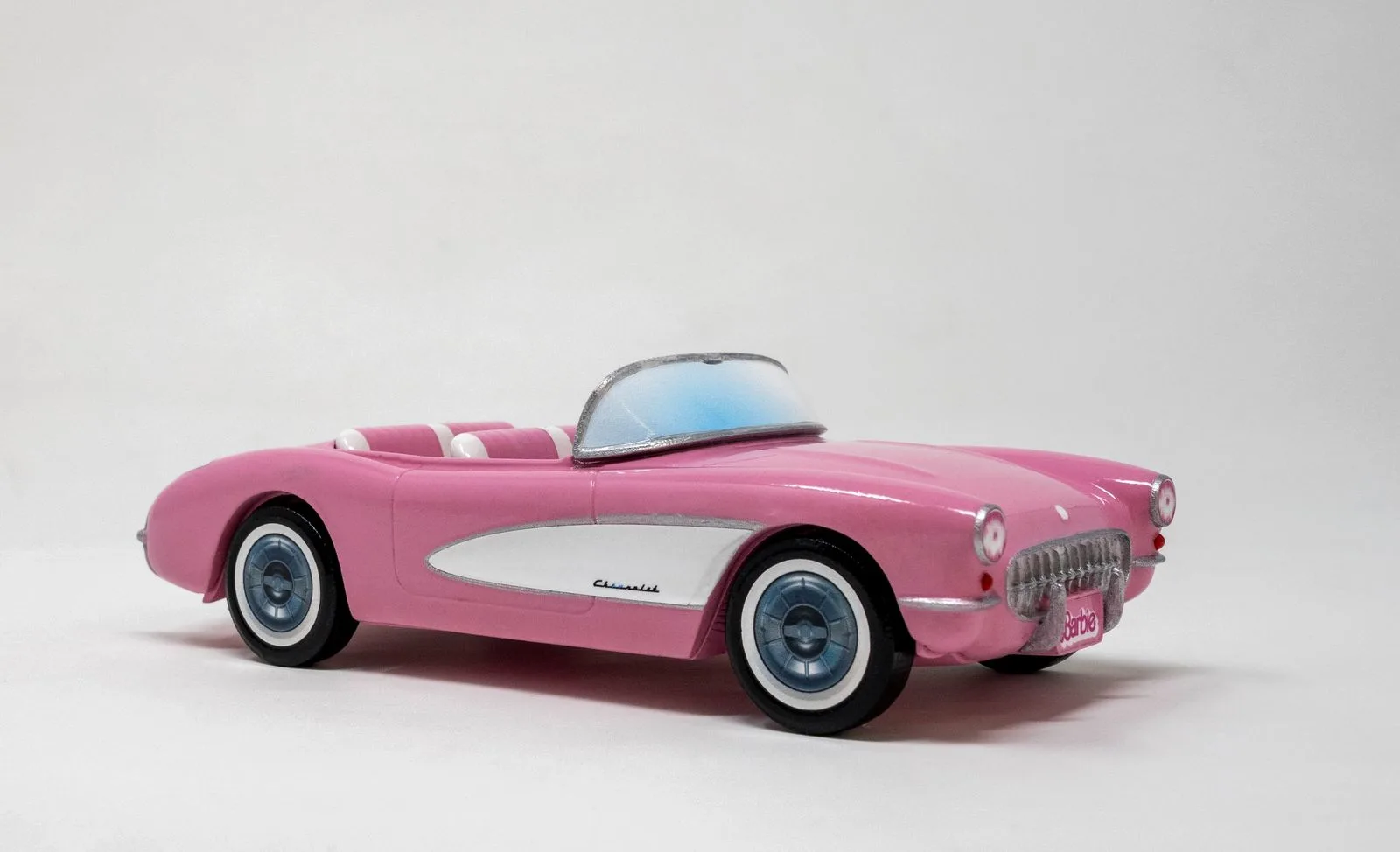 Custom pink Corvette detail