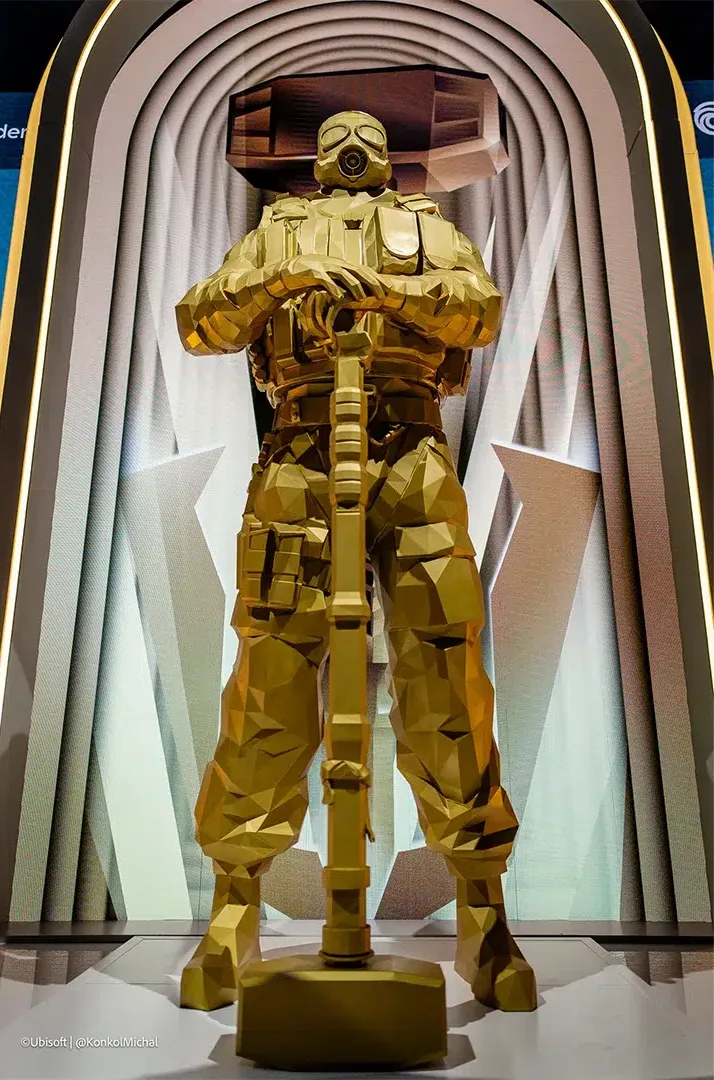 3-metre gold Sledge statue on the Six Invitational 2025 stage